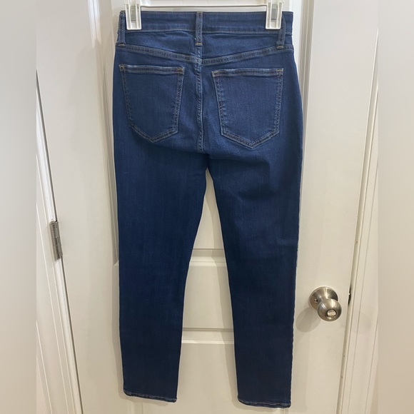 Elizabeth and James High Rise Stove Pipe Jeans NWOT - Picture 2 of 6